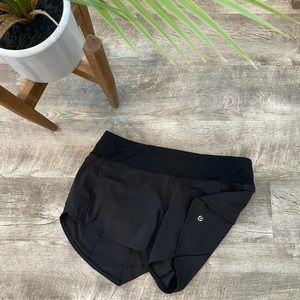 Lululemon black 4in speed up shorts!!!!